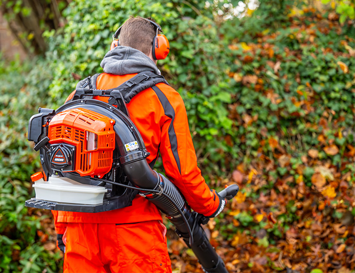 PB-5810T: Effortless Efficient, and Powerful. PB-5810T: Effortless Efficient, and Powerful.